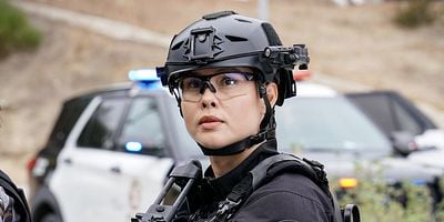 poster de la série Le poids de l'uniforme