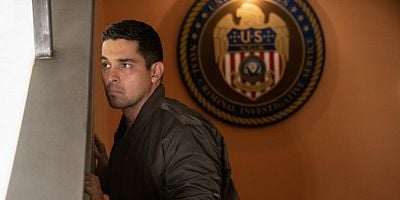 poster de la série À l'aube du chaos