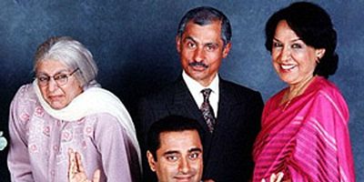 poster de la série Olivia Colman, Chevy Chase and Daniel Radcliffe