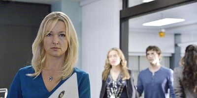 poster de la série Embassy Row