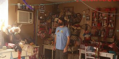 poster de la série Il y a quelqu'un?