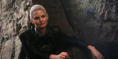 poster de la série La couronne pourpre