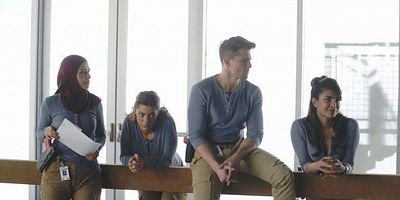 poster de la série De source sûre