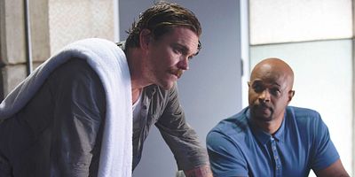 poster de la série A la dérobée