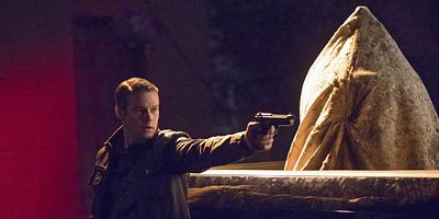 poster de la série Loin des yeux, près du coeur