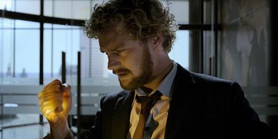 poster de la série Abattre l'arbre avec ses racines