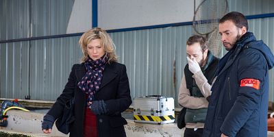 poster de la série La curiosité est un vilain défaut