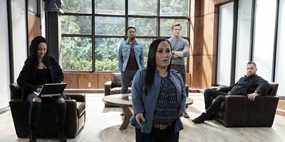 poster de la série Bullet + Pen