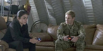 poster de la série Cloué au sol