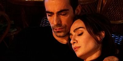poster de la série Siyah Beyaz Aşk 17.Bölüm