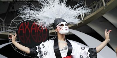 poster de la série Sous les projecteurs