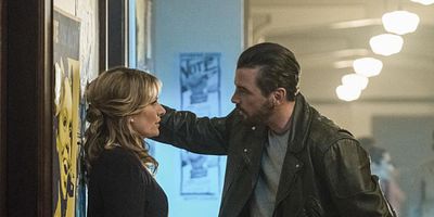 poster de la série L'étau se resserre