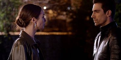 poster de la série Siyah Beyaz Aşk 22.Bölüm