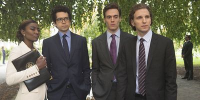 poster de la série Le jeu de la diplomatie