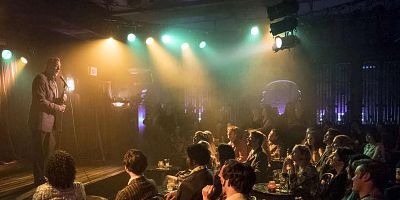 poster de la série Franchir la Ligne