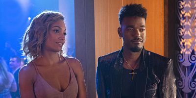 poster de la série Tout s'écroule