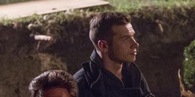 poster de la série Ces fantômes qui nous hantent