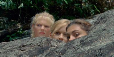 poster de la série Cléo contre Charlotte