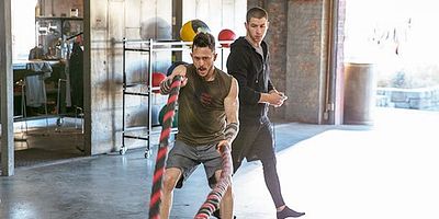 poster de la série Late to Leave