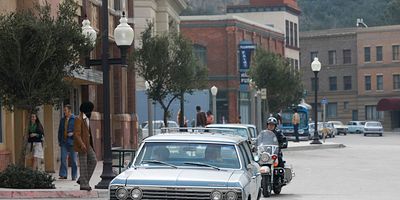 poster de la série Low Expectations