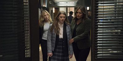 poster de la série La petite fille modèle