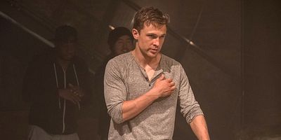 poster de la série Ensemble en notre propre mémoire