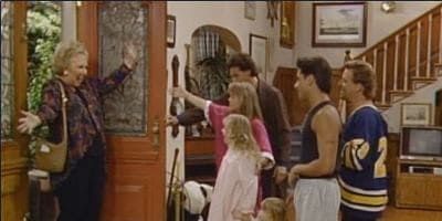 poster de la série Au secours maman