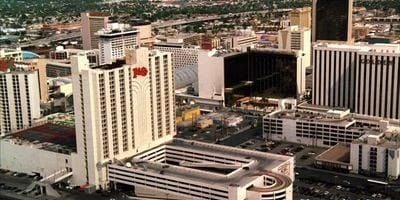 poster de la série Les poupées russes