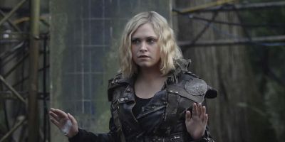 poster de la série Tu redeviendras poussière