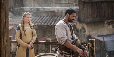 poster de la série Tout le monde meurt autour de toi