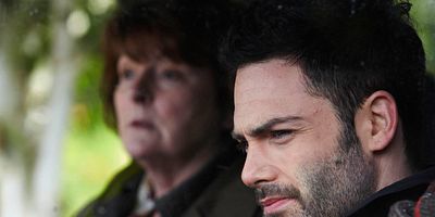 poster de la série La fillette sous les décombres