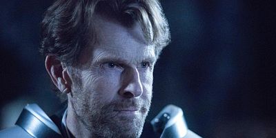 poster de la série Crise sur les Terres infinies : Le livre de la destinée