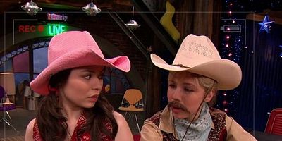 poster de la série Il faut sauver iCarly.com