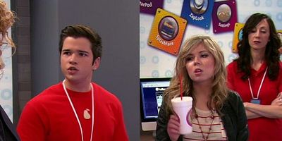 poster de la série iPear Store