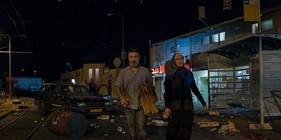 poster de la série Deux paquets de Next rouge