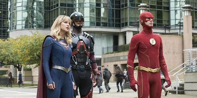 poster de la série Crise sur les Terres infinies : la cinquième heure