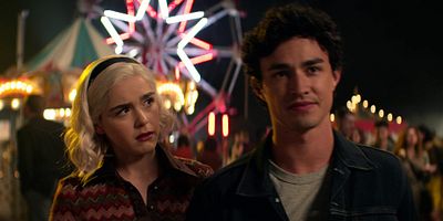 poster de la série Lourde est la couronne