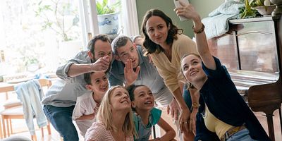 poster de la série Tout le monde ment