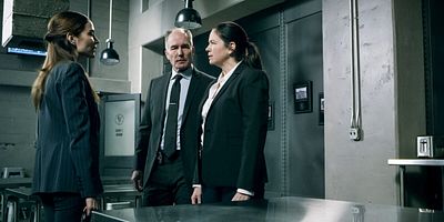 poster de la série Au bord du gouffre