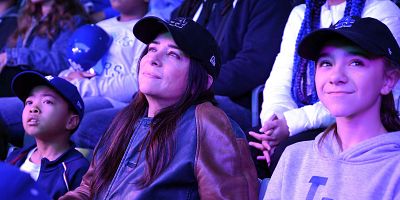 poster de la série Listen to the Roosters