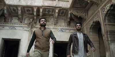 poster de la série Love All, Trust a Few, Do Wrong to None