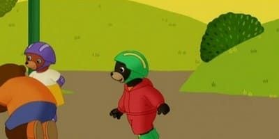 poster de la série Petit Ours Brun fait du roller