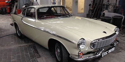 poster de la série La Volvo P1800