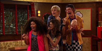 poster de la série Austin & Ally sont sur un bateau…