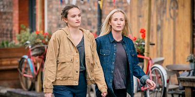 poster de la série Loves Young Dream