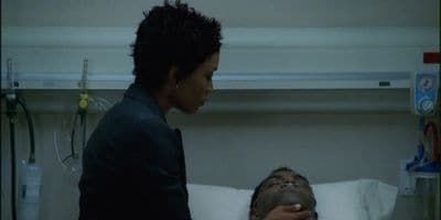 poster de la série De Charybde...