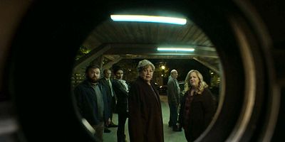 poster de la série De plus en plus absurde