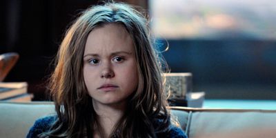 poster de la série April - Première semaine