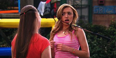 poster de la série Amies avec l'ennemi