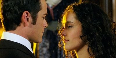 poster de la série Au malheur des dames